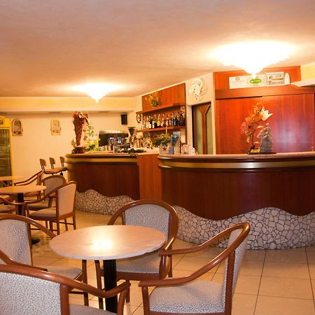 Hotel Beppe Римини Экстерьер фото