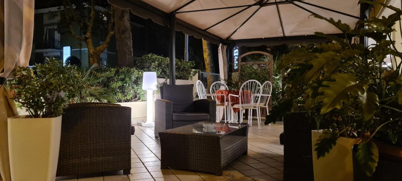Hotel Beppe Римини Экстерьер фото